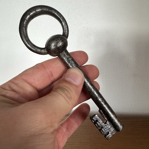 Antiker hohldorn schlüssel - antiker,