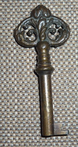 Alter schrank schlüssel - schrank,