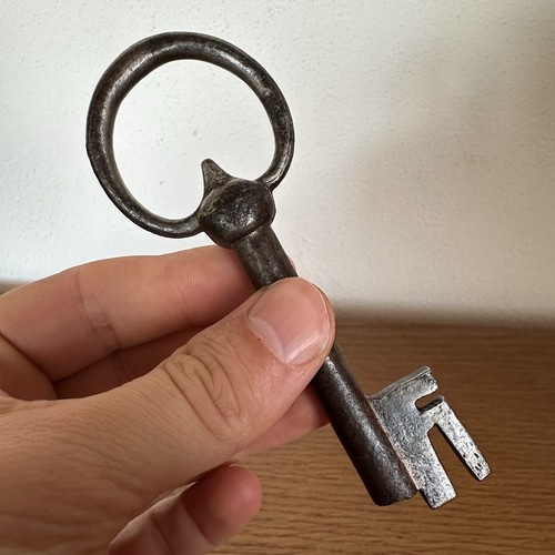 Antiker hohldorn schlüssel - antiker,