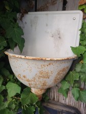 Antikes Ausgussbecken